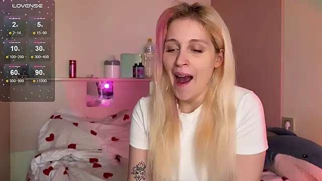 Snapshot of _Annabel_Myr_ chatting on October 8, 2025, 11:41 am Annabel Myr online show from October 8, 2025, 11:41 am