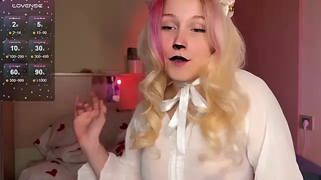 Snapshot of _Annabel_Myr_ chatting on October 31, 2025, 4:08 pm Annabel Myr online show from October 31, 2025, 4:08 pm