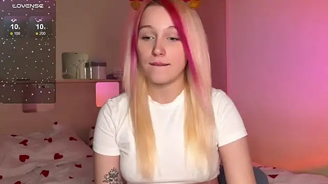 Snapshot of _Annabel_Myr_ chatting on December 14, 2025, 11:04 am Annabel Myr online show from December 14, 2025, 11:04 am