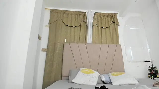 Lady miss    online show from December 3, 2025, 12:25 pm