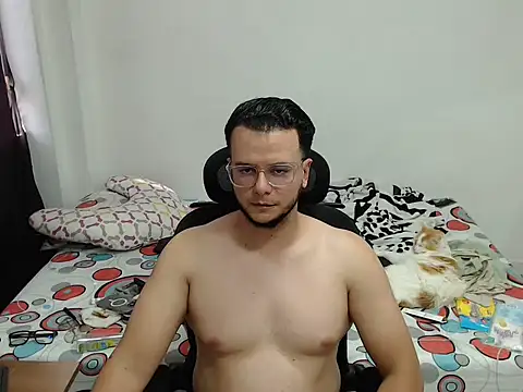 Snapshot of cloudsxxx chatting on March 31, 2026, 7:03 pm cloudsxxx online show from March 31, 2026, 7:03 pm