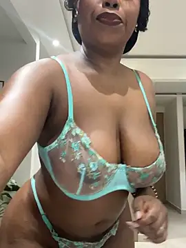 Snapshot of Elie-3 chatting on February 4, 2026, 3:01 am Elie-3 online show from February 4, 2026, 3:01 am