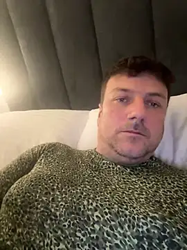 Snapshot of Eddiejeff chatting on March 9, 2026, 9:52 pm Eddiejeff online show from March 9, 2026, 9:52 pm