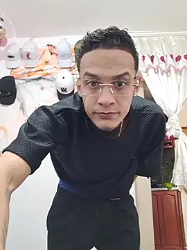 Ethanho0t online show from October 25, 2025, 4:35 pm