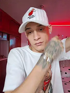 Ethanho0t online show from November 17, 2025, 6:41 am