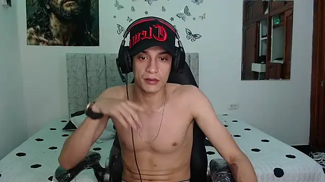 Snapshot of Ethanho0t chatting on January 6, 2026, 6:28 am Ethanho0t online show from January 6, 2026, 6:28 am