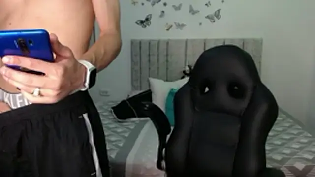 Snapshot of Ethanho0t chatting on January 7, 2026, 9:01 am Ethanho0t online show from January 7, 2026, 9:01 am