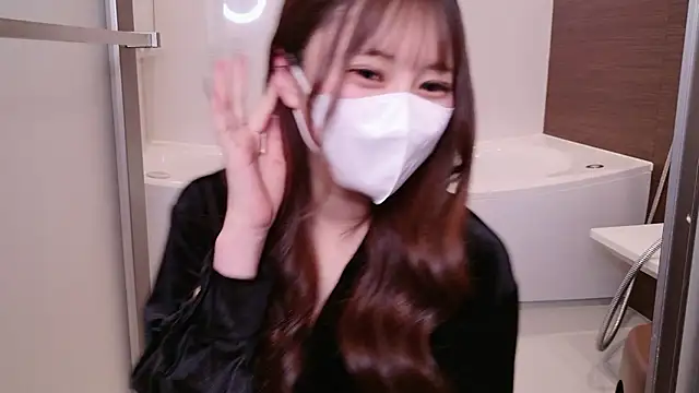 Snapshot of MOEMOE-Q chatting on February 17, 2026, 7:20 pm MOEMOE-Q online show from February 17, 2026, 7:20 pm