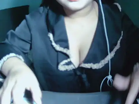Lily3322 online show from July 13, 2026, 3:48 pm