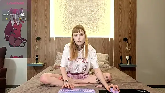 Snapshot of MilkMeSoftly chatting on November 6, 2025, 8:26 am MilkMeSoftly online show from November 6, 2025, 8:26 am