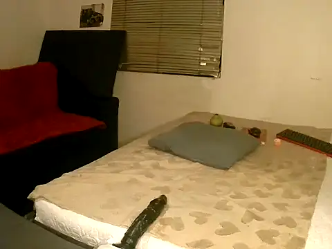 Snapshot of ALICIA_X98 chatting on October 14, 2025, 5:47 pm ALICIA X98 online show from October 14, 2025, 5:47 pm