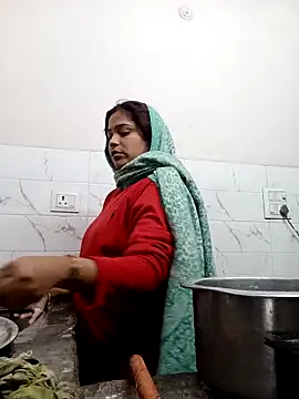 Snapshot of Trisha_71 chatting on December 19, 2025, 4:25 pm Trisha 71 online show from December 19, 2025, 4:25 pm