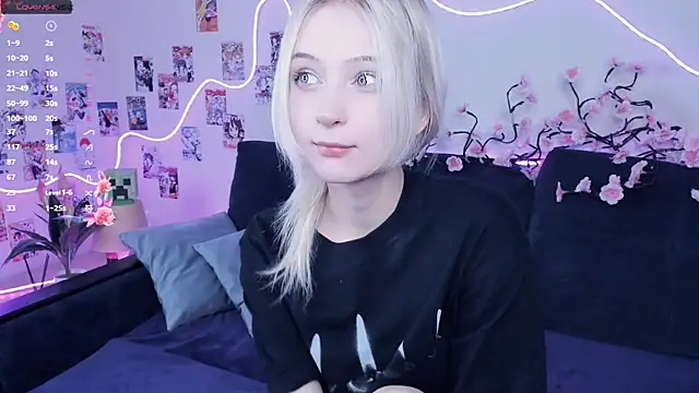 Snapshot of Megan--chan chatting on January 9, 2026, 5:15 pm Megan--chan online show from January 9, 2026, 5:15 pm