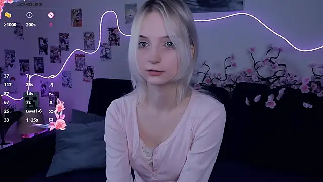 Snapshot of Megan--chan chatting on January 13, 2026, 6:02 pm Megan--chan online show from January 13, 2026, 6:02 pm