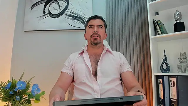 JuanKFit 45 online show from May 27, 2026, 3:14 am