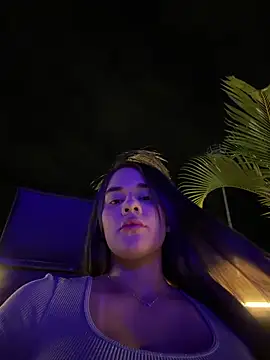 Snapshot of BellaLeclair chatting on February 16, 2026, 12:51 am BellaLeclair online show from February 16, 2026, 12:51 am