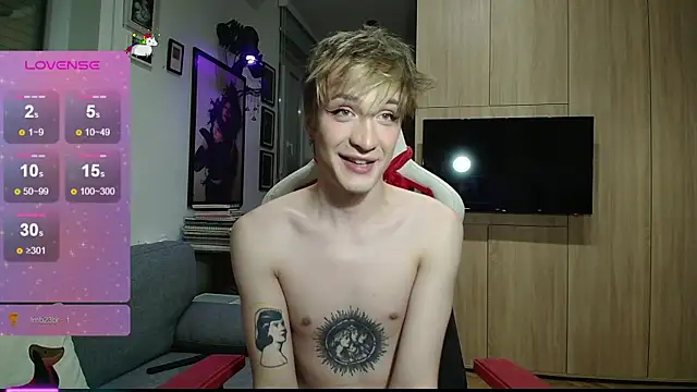 Snapshot of Crystal_Valentine chatting on September 9, 2025, 11:48 pm Crystal Valentine online show from September 9, 2025, 11:48 pm