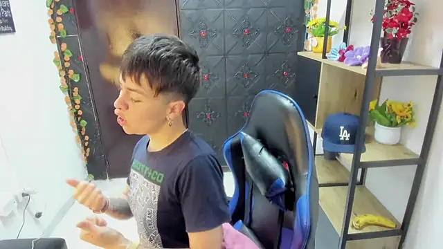  Hannah Hot online show from April 14, 2026, 2:28 am