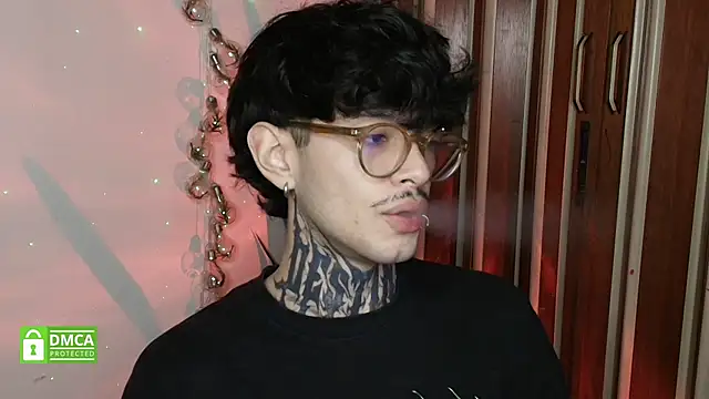 Snapshot of Mihail_leroy chatting on January 8, 2026, 12:35 am Mihail leroy online show from January 8, 2026, 12:35 am