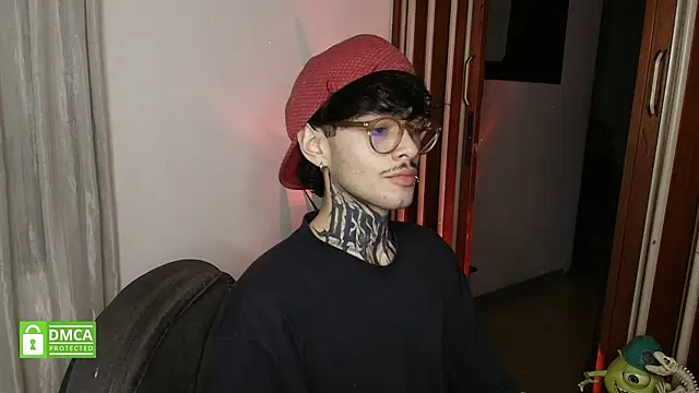 Snapshot of Mihail_leroy chatting on January 15, 2026, 2:05 am Mihail leroy online show from January 15, 2026, 2:05 am