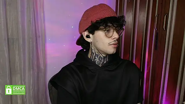 Snapshot of Mihail_leroy chatting on February 17, 2026, 2:19 am Mihail leroy online show from February 17, 2026, 2:19 am