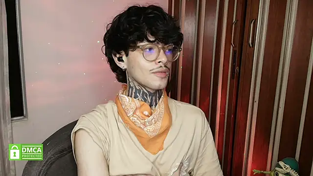 Snapshot of Mihail_leroy chatting on February 18, 2026, 1:23 am Mihail leroy online show from February 18, 2026, 1:23 am