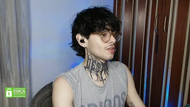 Snapshot of Mihail_leroy chatting on February 24, 2026, 1:25 am Mihail leroy online show from February 24, 2026, 1:25 am