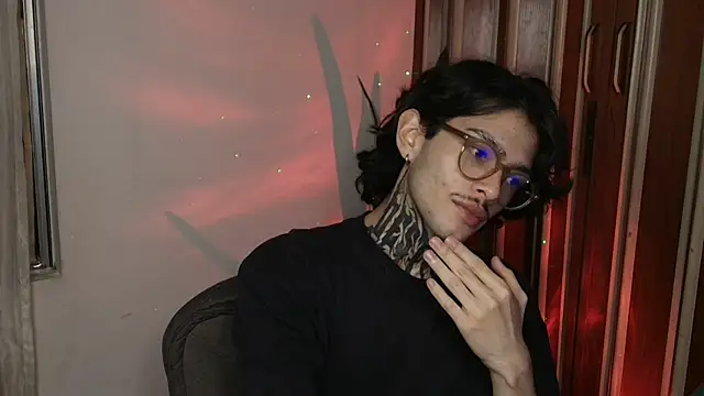 Mihail leroy online show from May 14, 2026, 3:57 am
