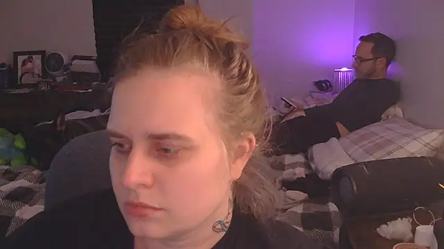 Sexyblonde12344 online show from November 30, 2025, 11:42 pm