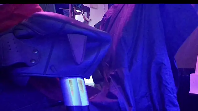 MasterDaddyCool online show from October 15, 2025, 7:52 am