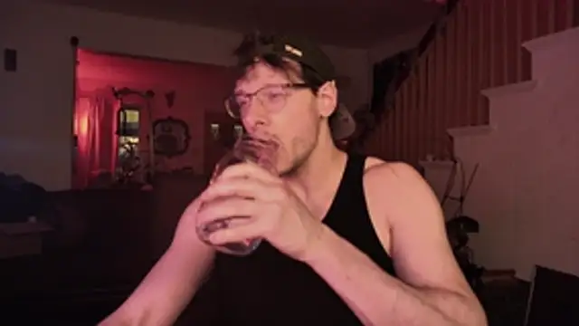 MasterDaddyCool online show from May 8, 2026, 5:35 am