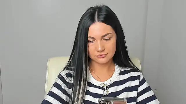 Lune Moon online show from November 20, 2025, 7:08 am