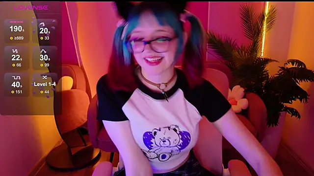 Snapshot of CoralineYoung chatting on October 25, 2025, 5:48 am CoralineYoung online show from October 25, 2025, 5:48 am