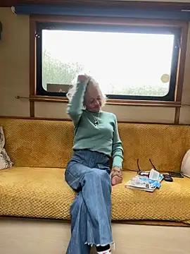 Snapshot of ladyboatlady chatting on September 14, 2025, 2:38 pm ladyboatlady online show from September 14, 2025, 2:38 pm