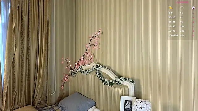 Juuulia  online show from March 28, 2026, 3:00 pm