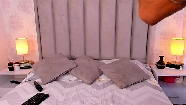 Snapshot of ShaynaHosk chatting on May 20, 2026, 3:45 am ShaynaHosk online show from May 20, 2026, 3:45 am