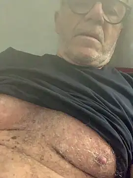 Snapshot of MARCO_NI chatting on February 17, 2026, 9:10 pm MARCO NI online show from February 17, 2026, 9:10 pm