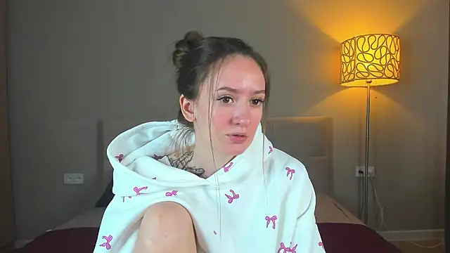 cutienaughtygirl online show from May 16, 2026, 10:36 am