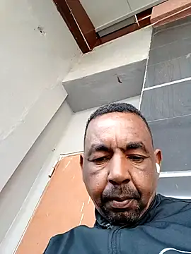 Snapshot of Bob_black chatting on February 16, 2026, 2:35 pm Bob black online show from February 16, 2026, 2:35 pm