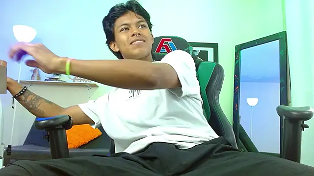 dreyk20 online show from November 25, 2025, 1:55 pm