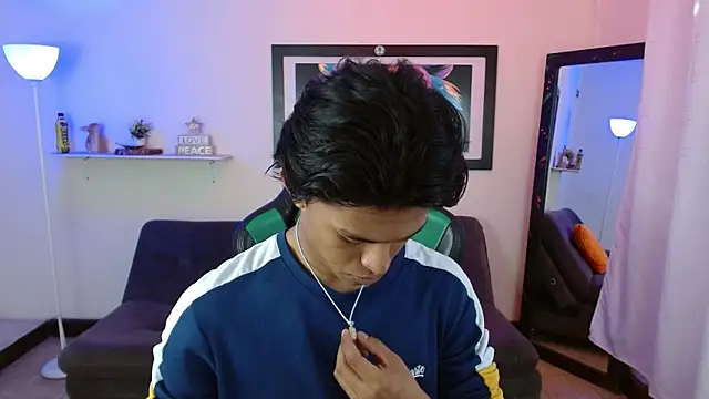 Snapshot of dreyk20 chatting on December 19, 2025, 2:02 pm dreyk20 online show from December 19, 2025, 2:02 pm