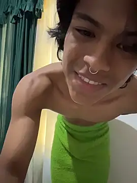 Snapshot of dreyk20 chatting on February 16, 2026, 2:02 pm dreyk20 online show from February 16, 2026, 2:02 pm