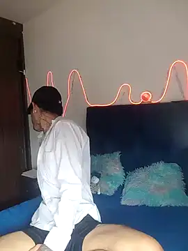 Tattoboy19cm online show from September 30, 2025, 3:06 pm