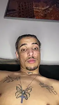 Snapshot of luluycoco chatting on November 23, 2025, 4:23 am luluycoco online show from November 23, 2025, 4:23 am