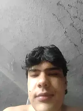 Snapshot of dani_titan320 chatting on February 16, 2026, 2:02 pm dani titan320 online show from February 16, 2026, 2:02 pm