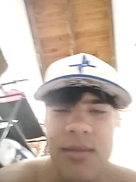 Snapshot of dani_titan320 chatting on February 23, 2026, 11:51 am dani titan320 online show from February 23, 2026, 11:51 am