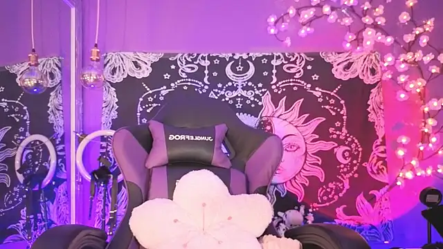 Snapshot of Gaia_Gatex chatting on February 9, 2026, 12:42 pm Gaia Gatex online show from February 9, 2026, 12:42 pm