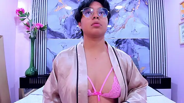 Emmaa Lex online show from September 18, 2025, 2:35 am