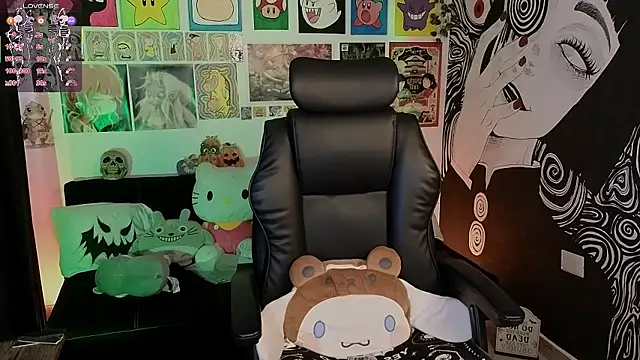 Yuhwan  online show from October 23, 2025, 9:02 pm