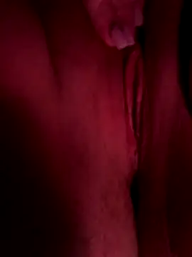 Snapshot of princess_1916 chatting on November 5, 2025, 12:10 am princess 1916 online show from November 5, 2025, 12:10 am